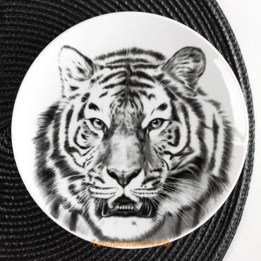 Тарелка фарфоровая «Тигр», d=17,5 см, белая